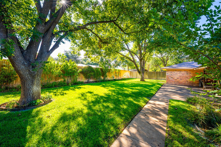 Property Photo: 6603 Oxford Avenue TX 79413
