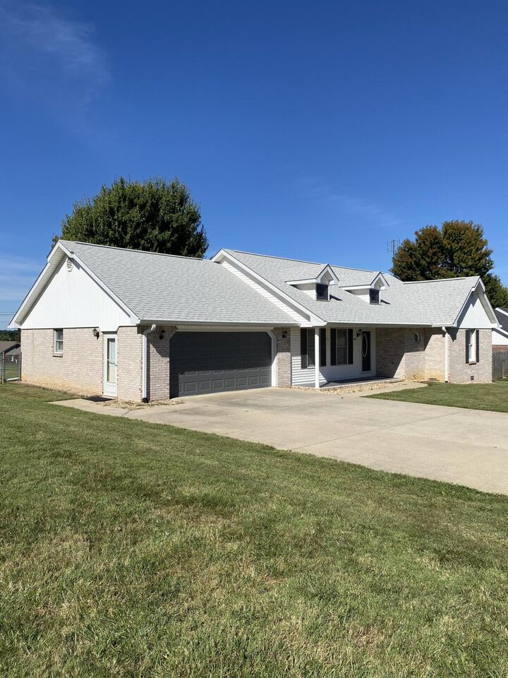 Property Photo: 125 Holly Hill Drive KY 42503