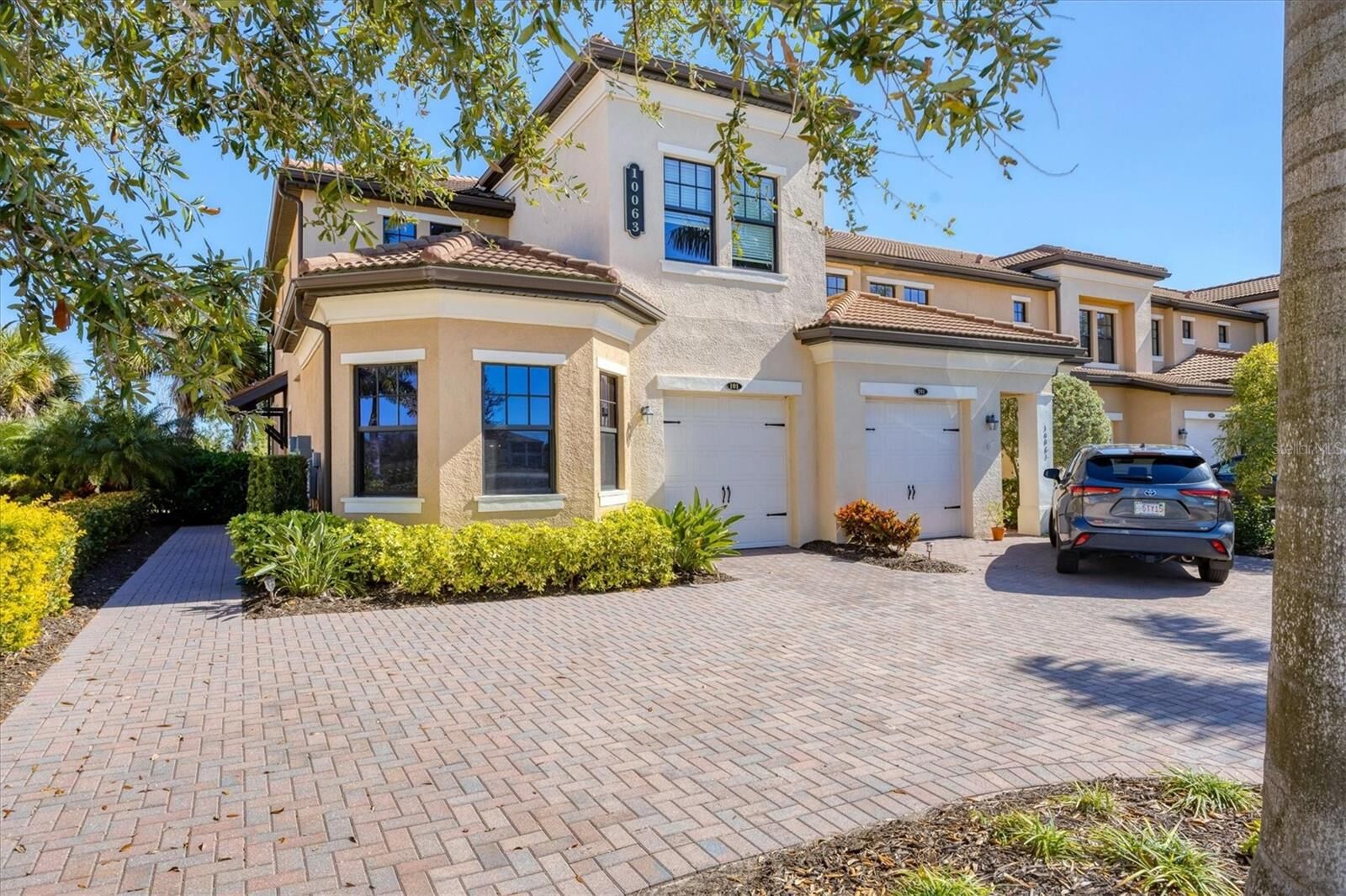 Property Photo:  10063 Crooked Creek Drive 101  FL 34293 