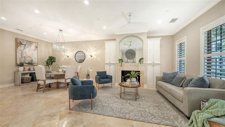 Property Photo:  1513 Oak Street 18  FL 34236 