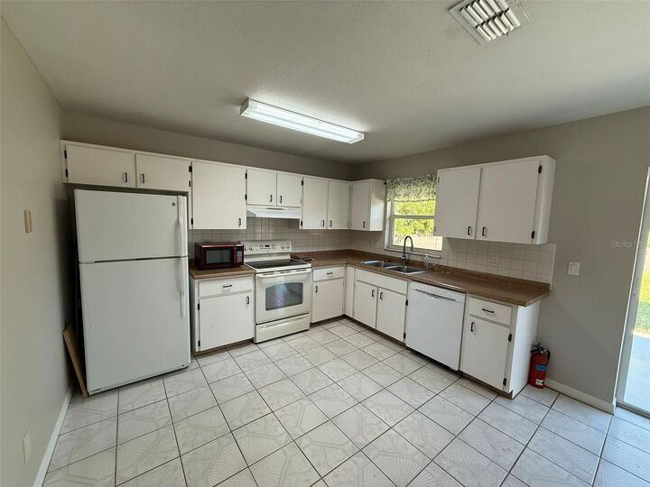 Property Photo: 18314 Quadrille Avenue FL 33948