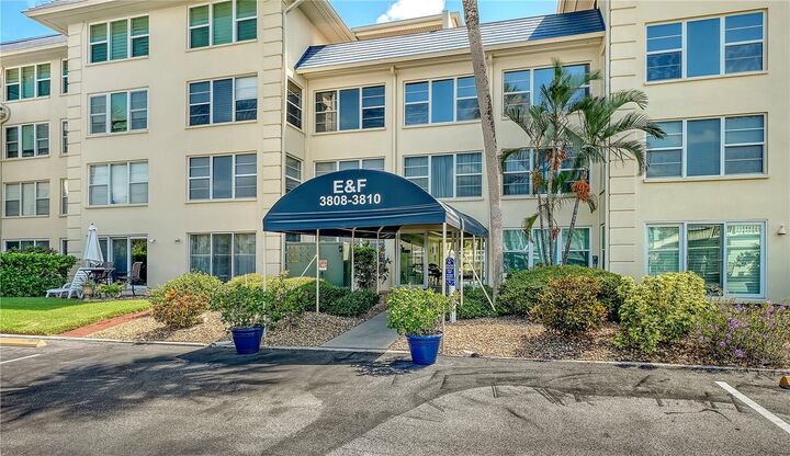 Property Photo: 3808 Gulf Of Mexico Drive E412 FL 34228