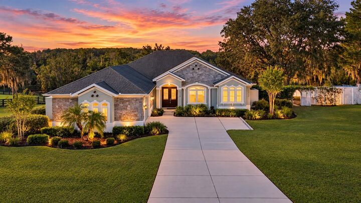 Property Photo:  17710 Palm View Circle  FL 32757 