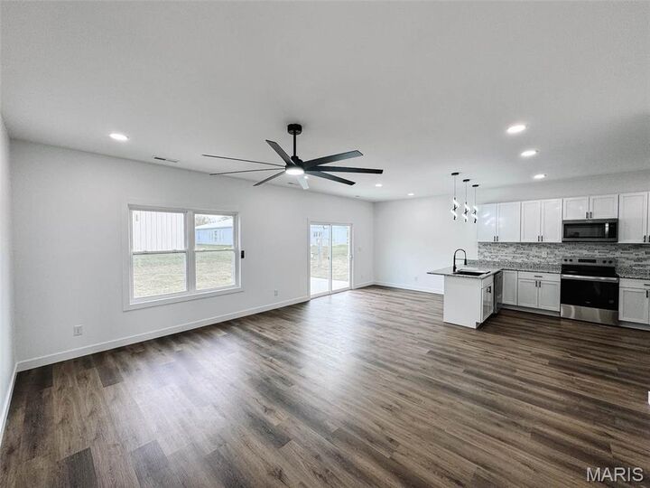 Property Photo: 300 Redbud Road MO 63382