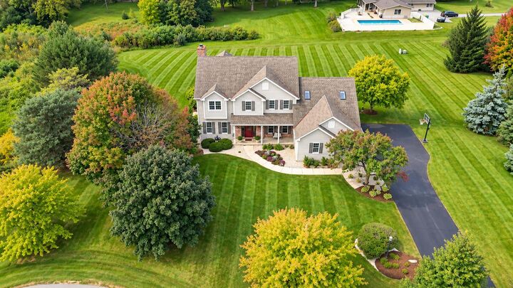 Property Photo: 11235 N Westwood Cir WI 53097