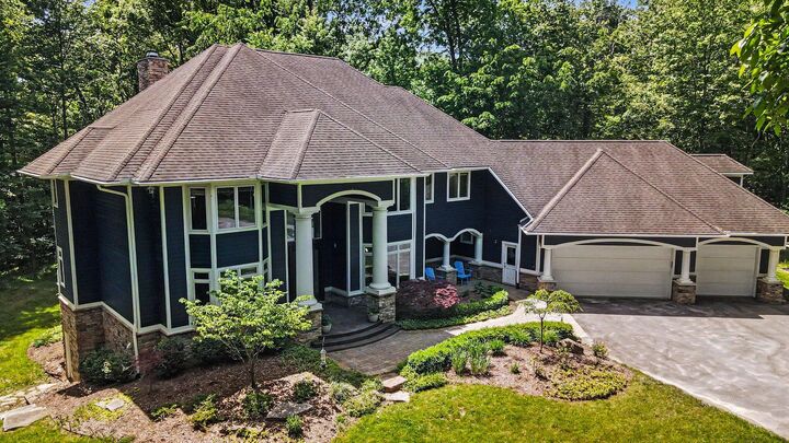 Property Photo:  6311 Cobblestone Lane  MI 48130 