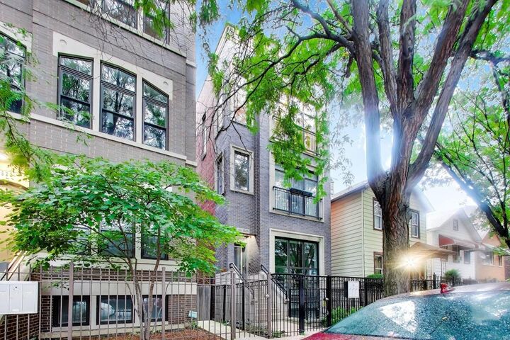 Property Photo:  1520 W Walton Street 3  IL 60642 