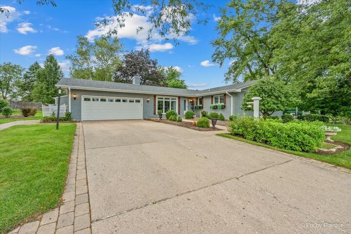 Property Photo: 39W440 Campton Hills Drive IL 60175