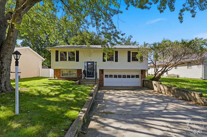 Property Photo:  477 N Van Buren Avenue  IL 60915 