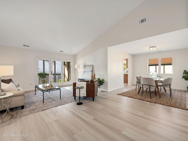 Property Photo:  524 Banyon Lane D  IL 60525 