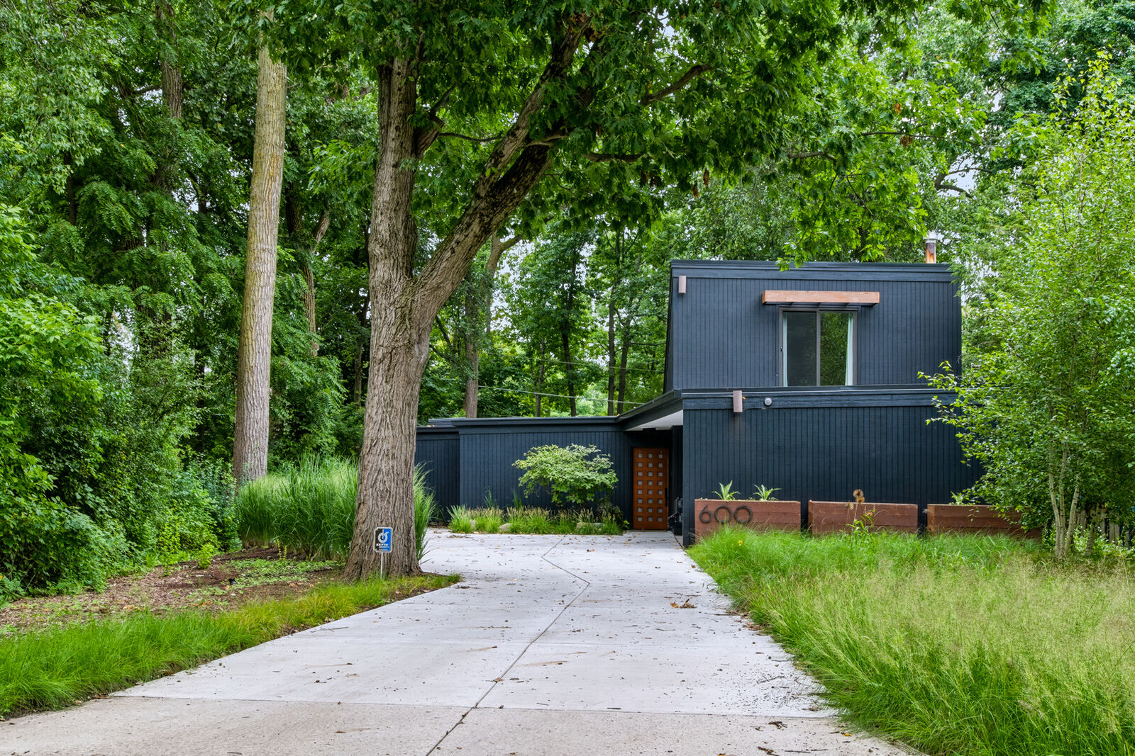 Property Photo: 600 Hill Street IL 60035