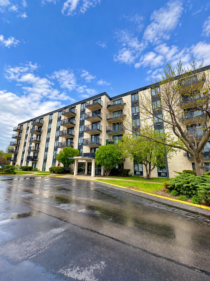 Property Photo:  9128 W Terrace Drive 4F  IL 60714 