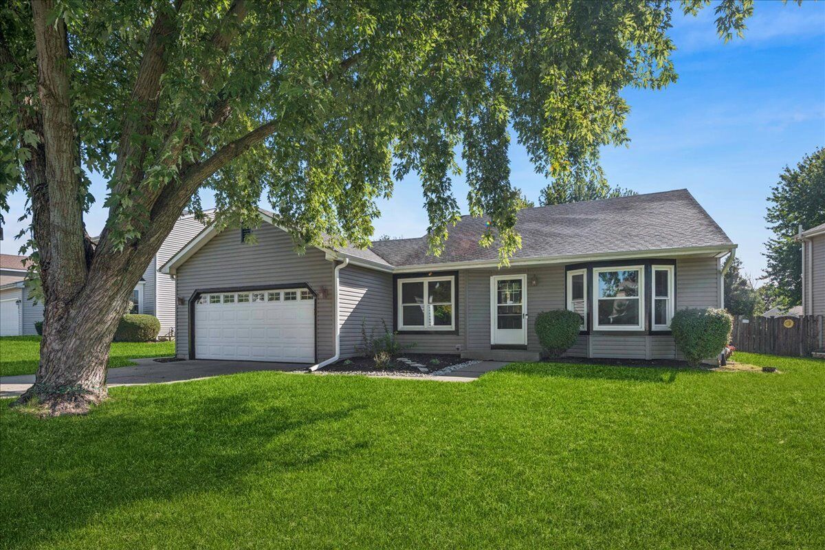 Property Photo: 304 S Cross Trail IL 60050