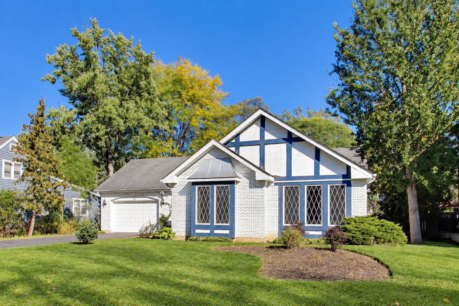Property Photo:  911 Glenwood Lane  IL 60025 