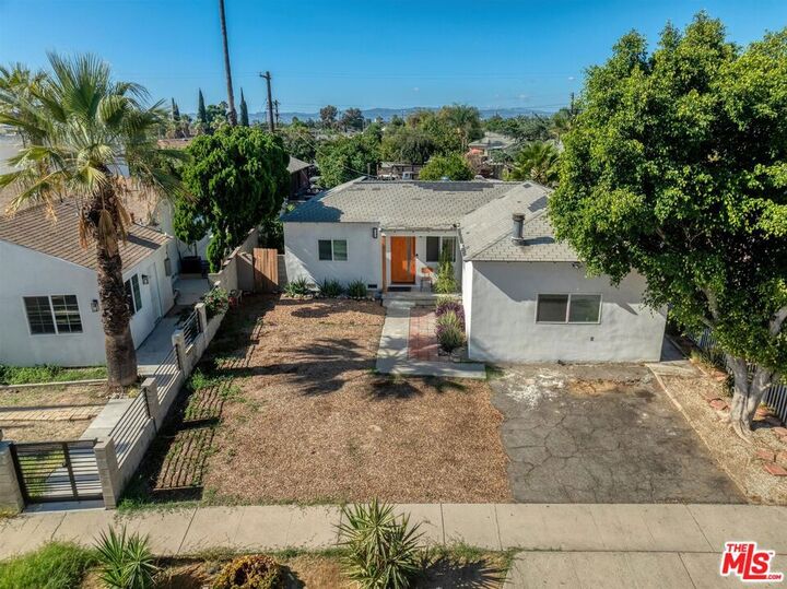 Property Photo:  8441 Rincon Avenue  CA 91352 