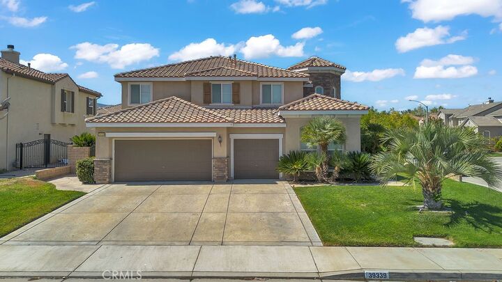 Property Photo:  39339 Desert Lilly Court  CA 93551 