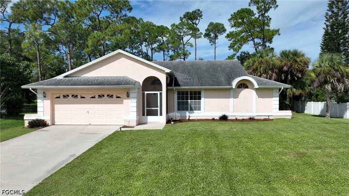 Property Photo: 213 Maple Avenue N FL 33936