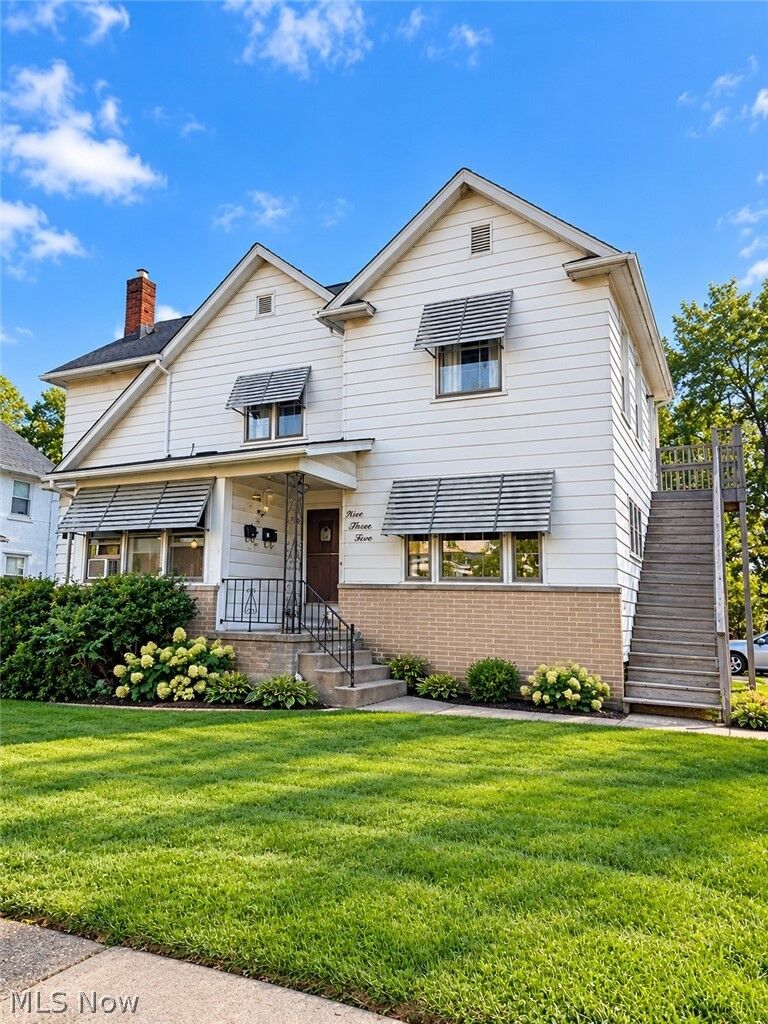 Property Photo:  935 11th Street NE  OH 44646 