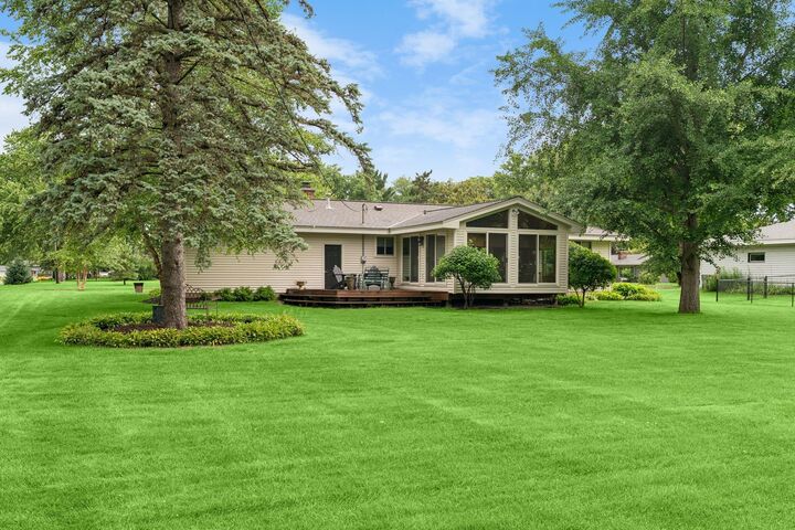 Property Photo: 15525 7th Avenue N MN 55447