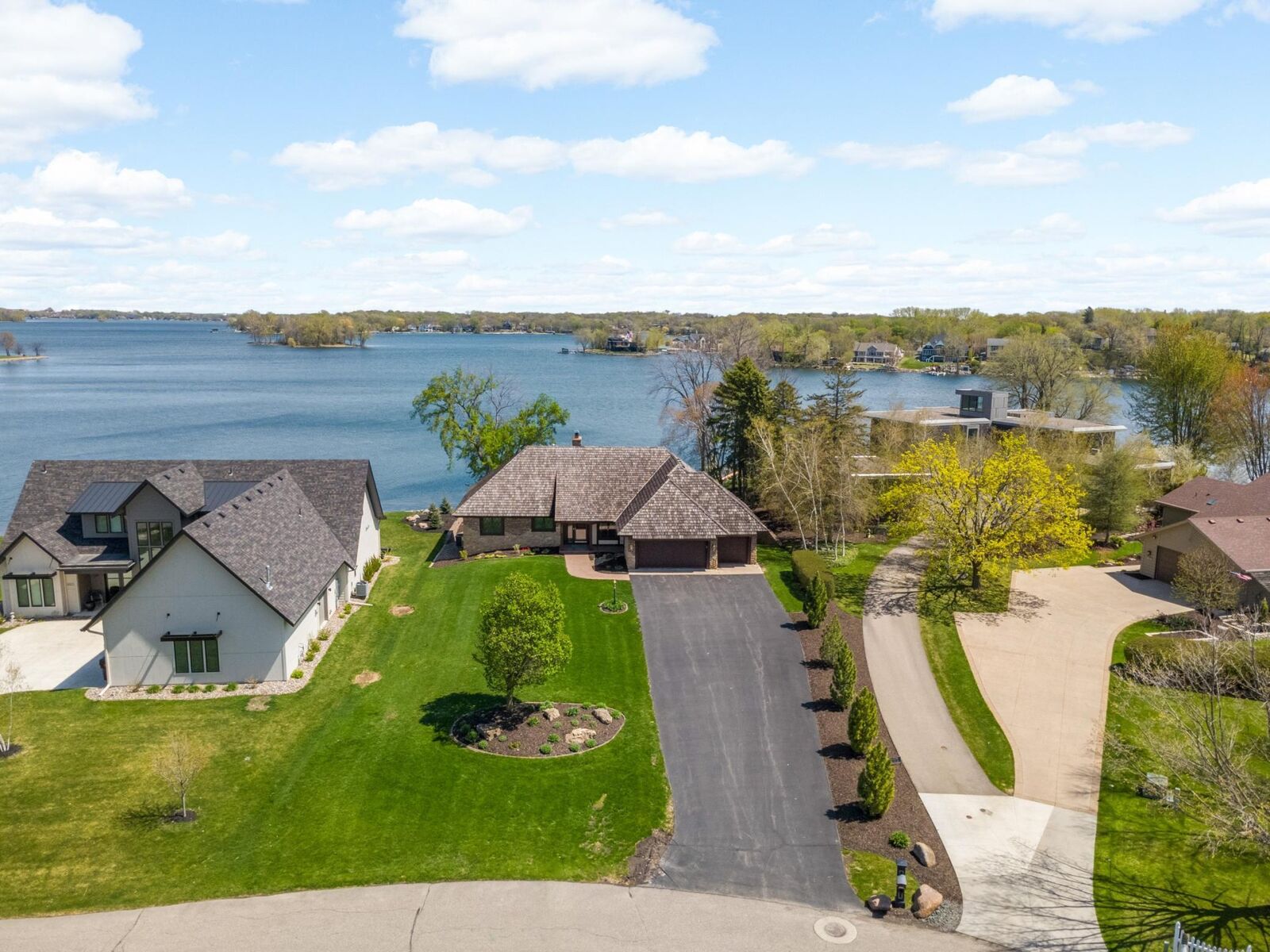 Property Photo: 15283 Edgewater Circle NE MN 55372
