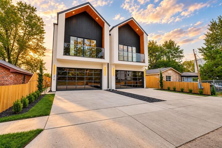 Property Photo: 316 Avenue L TX 75203