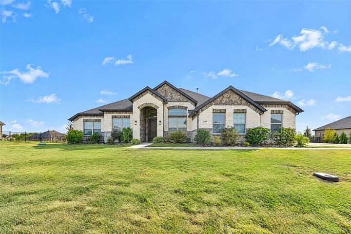 Property Photo: 6509 Earley Way TX 75126