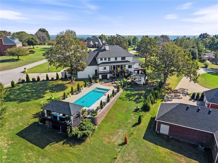 Property Photo:  106 Woodcliff Court  AR 72764 