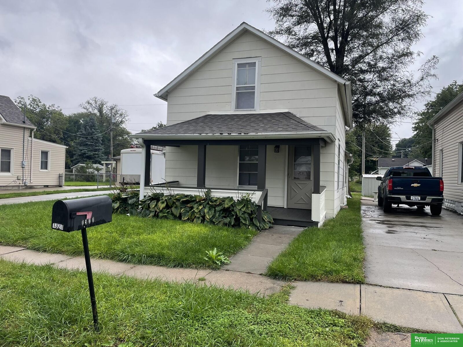 Property Photo:  1321 E 6th Street  NE 68025 