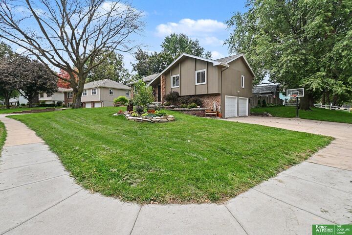 Property Photo:  653 S 212 Street  NE 68022-9999 