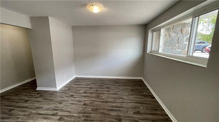 Property Photo:  15 Empire Street 2  ON L3B 2L3 