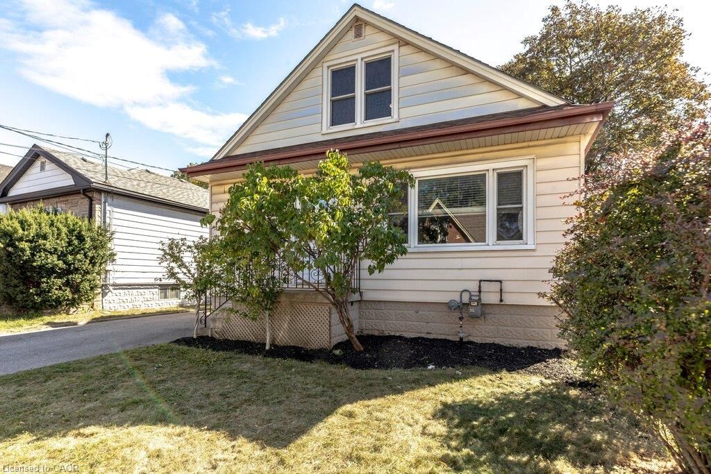 Property Photo: 15 East 27th Street ON L8V 3E6