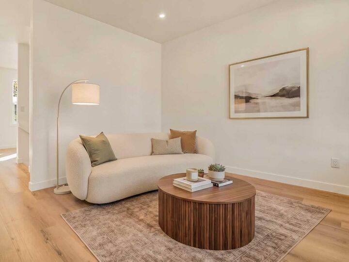 Property Photo:  1525 17 Street S  AB T1K 0W9 
