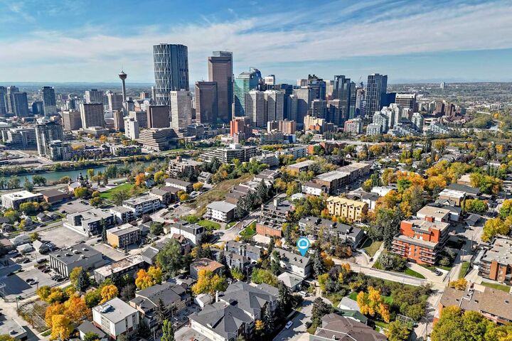Property Photo:  328 3 Street NE  AB T2E 7W5 