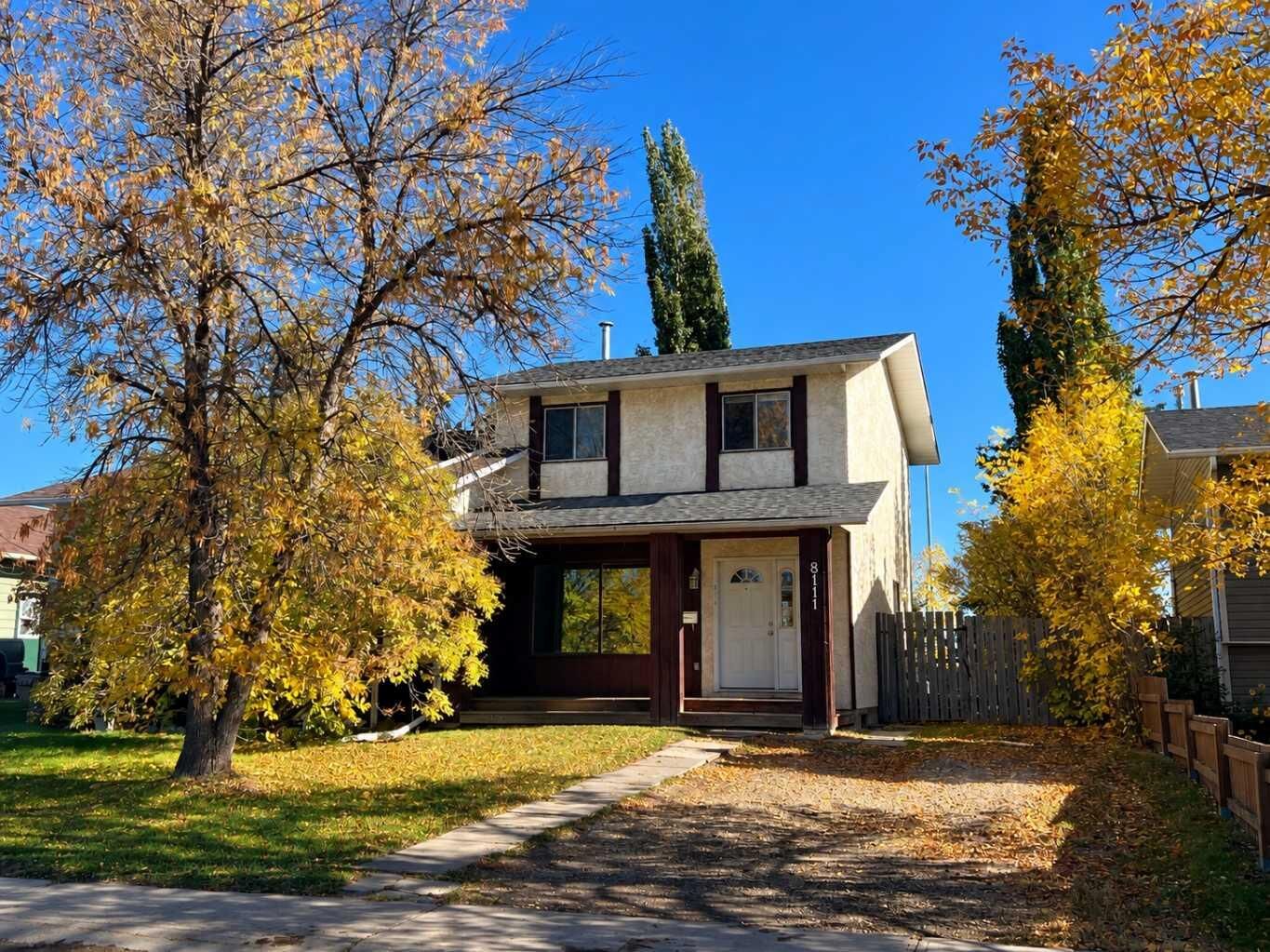 Property Photo:  8111 94 Street  AB T8V 5R4 