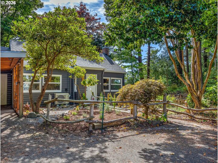 Property Photo:  33232 Biwater Ln  OR 97146 