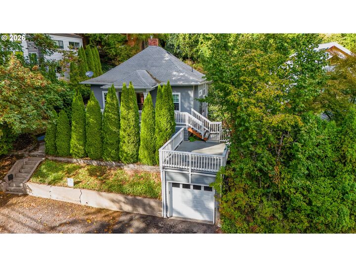 Property Photo:  1617 SW Broadway Dr  OR 97201 