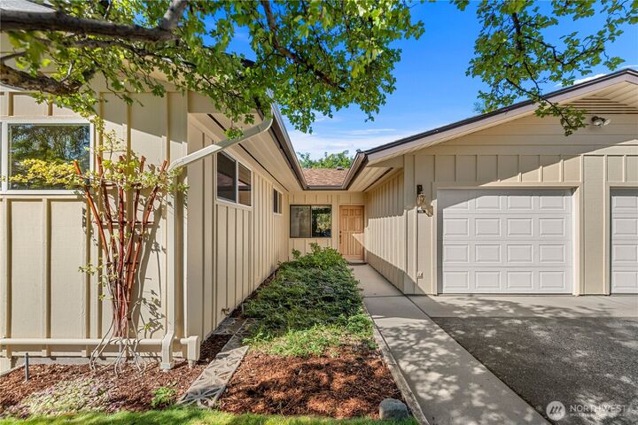 Property Photo: 116 View Ridge Circle WA 98801
