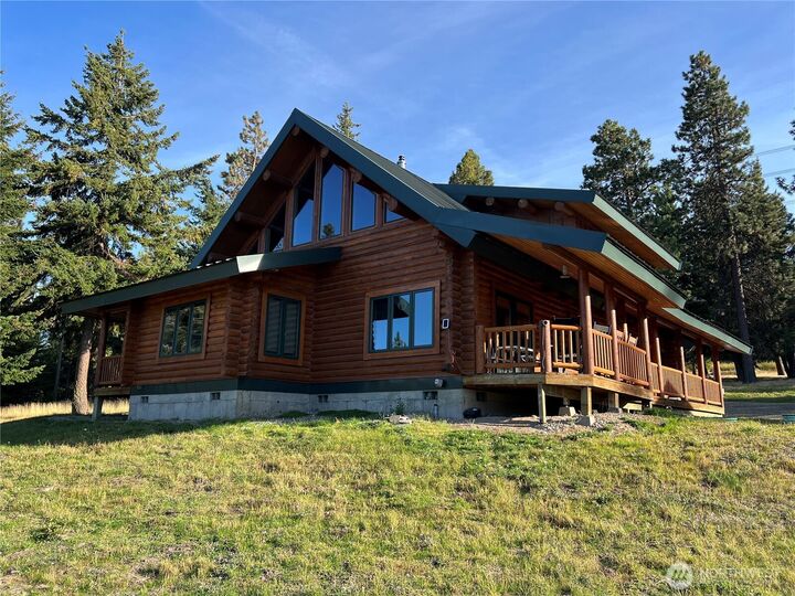 Property Photo: 2960 Upper Peoh Point Road WA 98922