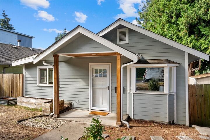 Property Photo: 7511 13th Avenue SW WA 98106