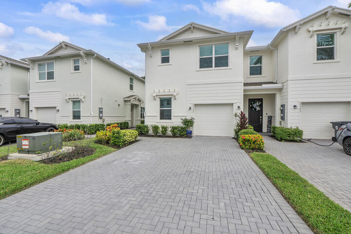 Property Photo: 4567 Hollister Avenue FL 33463