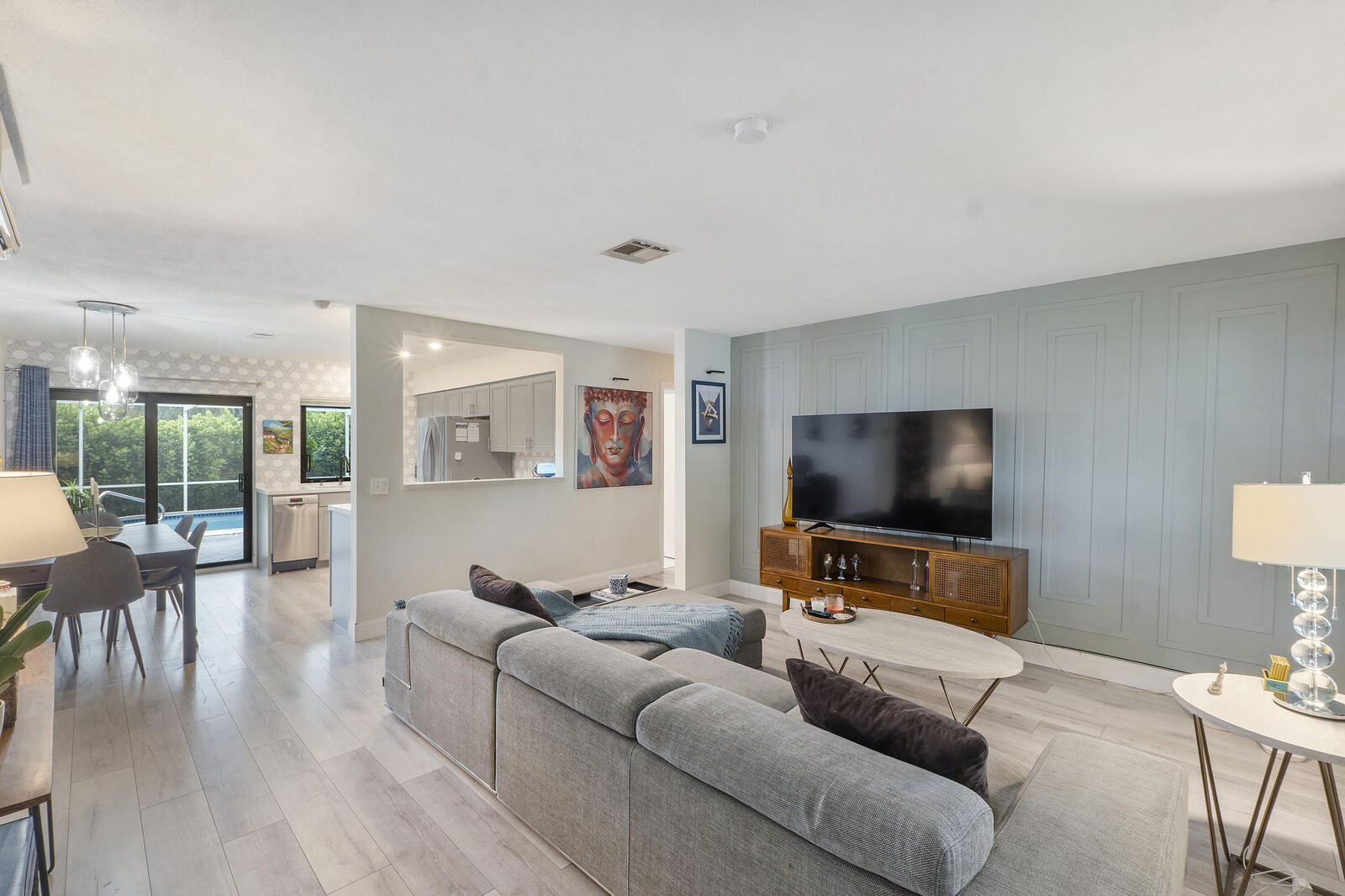 Property Photo: 4450 NW 19th Avenue FL 33309