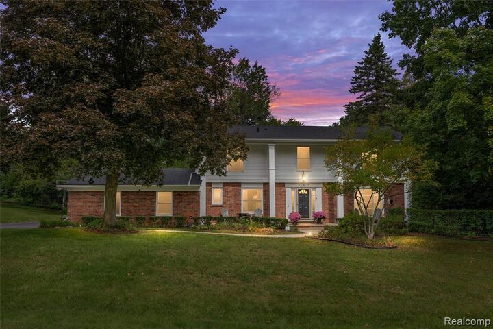 Property Photo:  757 Foxhall Road N  MI 48304 