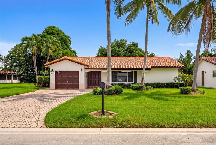 Property Photo: 10403 NW 80th Ct FL 33321