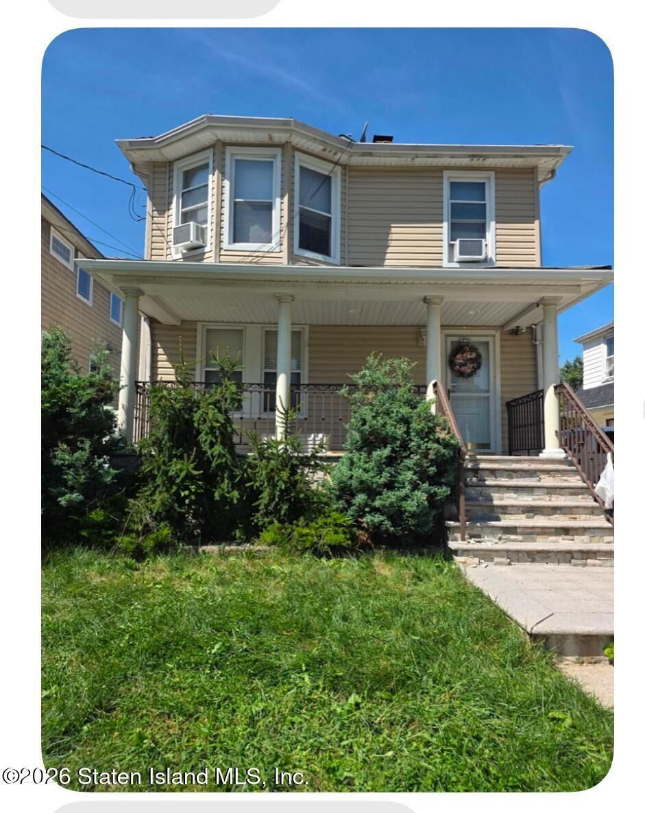 Property Photo:  91 Hillcrest Street  NY 10308 