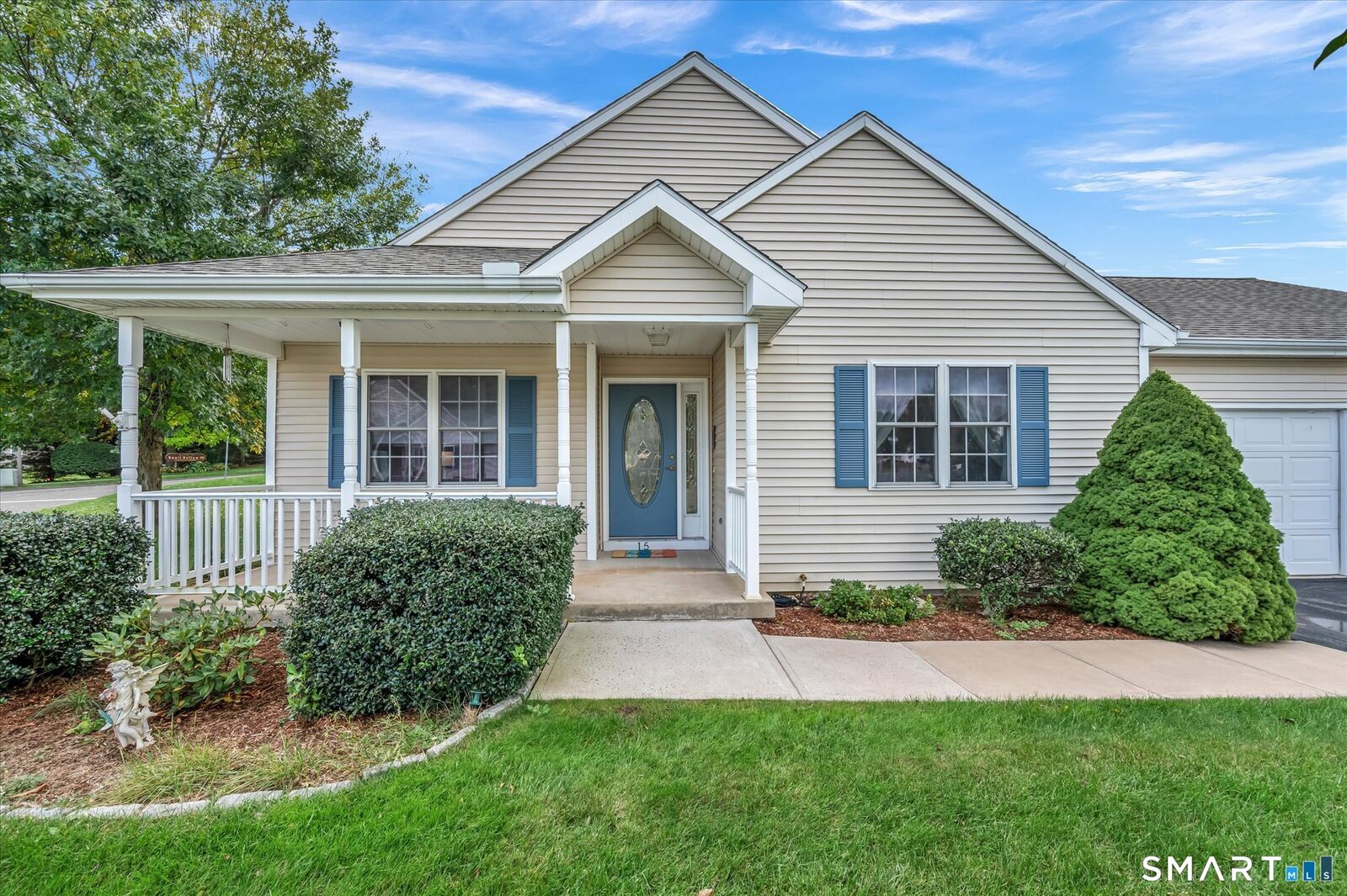Property Photo:  15 Farm Brook Lane 15  CT 06066 