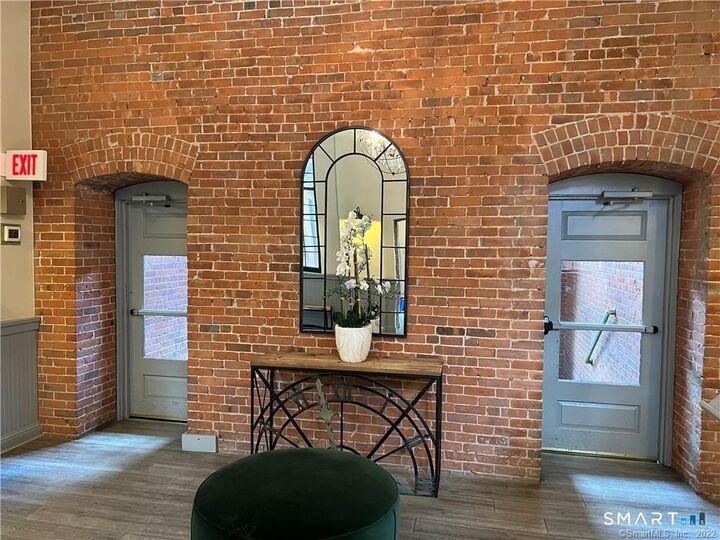 Property Photo:  25 Grand Street 109  CT 06851 