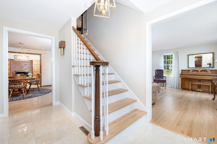 Property Photo:  160 McIntosh Drive  CT 06010 