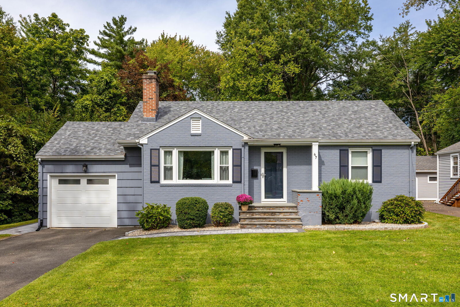 Property Photo:  47 Kenwood Road  CT 06109 