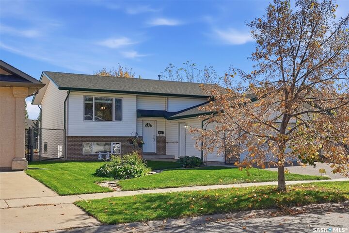 Property Photo:  10 Turner Place  SK S6X 1C1 