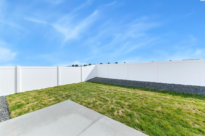 Property Photo: 5820 Redtail Dr WA 99301